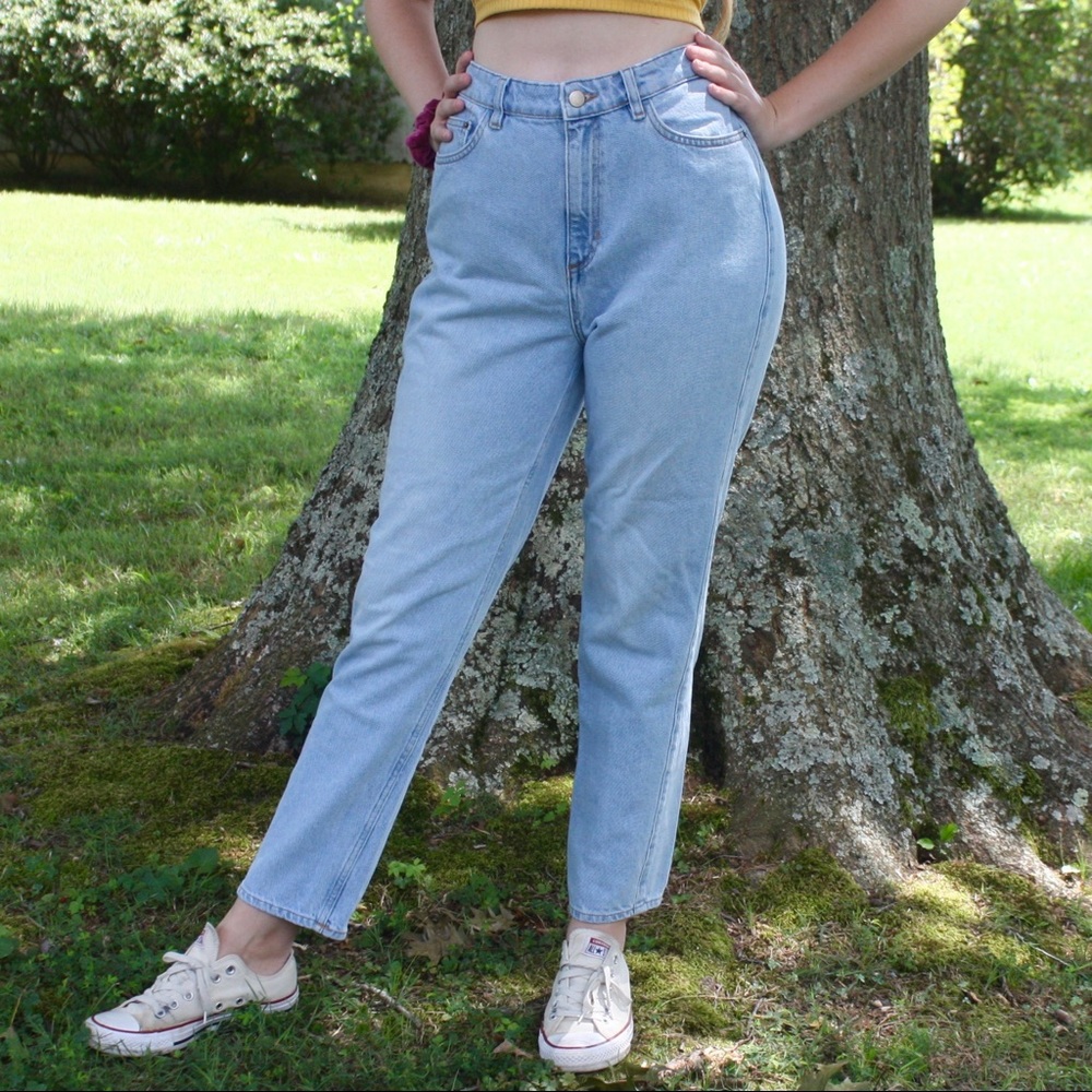 SOLD ❀ H&M high-waisted light wash mom jeans - Picture 2 of 4